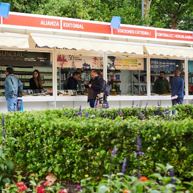 Firmas y actividades de Grupo Anaya en la Feria del Libro de Madrid 2025